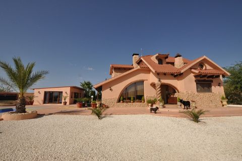 Villa i Pinoso, Alicante, Pinoso - € 499.995 | Ref: GM7258 - foto 1