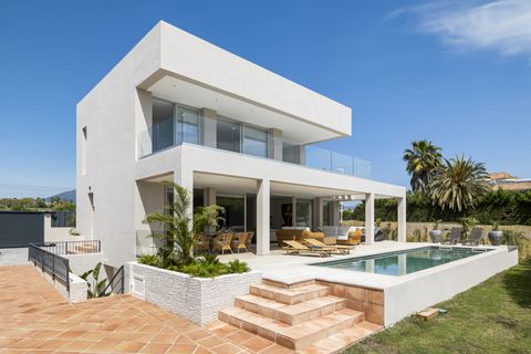 Villa in San Pedro de Alcantara, Malaga - photo 1