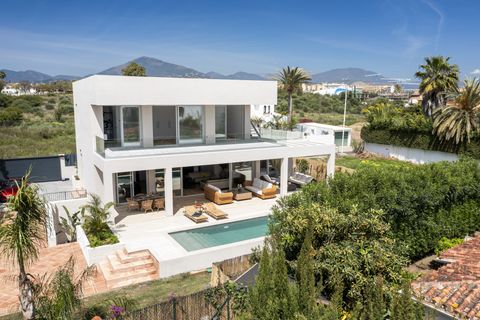 Villa in San Pedro de Alcantara, Malaga - photo 2