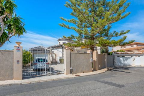 Villa a Ciudad Quesada, Alicante, Ciudad Quesada - € 599.000 | Ref: 200-4715 - foto 2