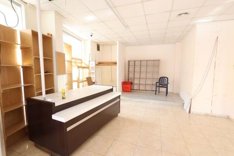 Propiedad comercial en Torrevieja, Alicante, Torrevieja - € 250.000 | Ref: 31214 - photo 2