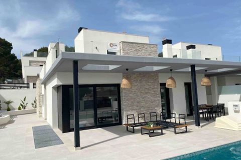 Villa en Torrevieja, Alicante, Torrevieja - € 999.999 | Ref: 31187 - photo 1