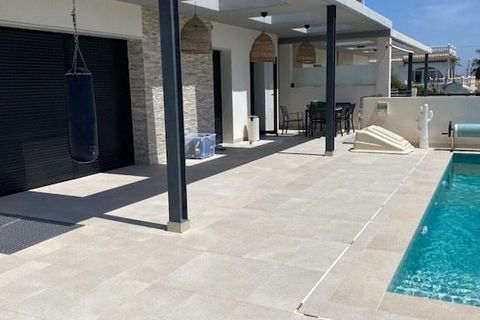 Villa en Torrevieja, Alicante, Torrevieja - € 999.999 | Ref: 31187 - photo 2