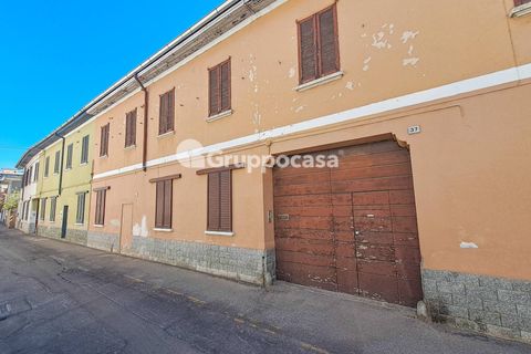 Villa a Magenta, Milan, Magenta - € 215.000 | Ref: Cortile indipendente con due appartamenti via Leopardi 37, Magenta - foto 2