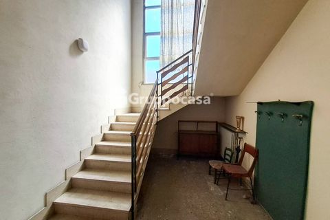Villa a Magenta, Milan, Magenta - € 215.000 | Ref: Cortile indipendente con due appartamenti via Leopardi 37, Magenta - foto 4