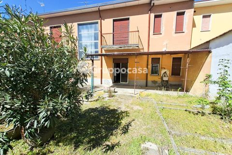 Villa a Magenta, Milan, Magenta - € 215.000 | Ref: Cortile indipendente con due appartamenti via Leopardi 37, Magenta - foto 14