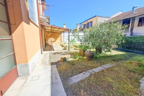 Villa a Magenta, Milan, Magenta - € 215.000 | Ref: Cortile indipendente con due appartamenti via Leopardi 37, Magenta - foto 17