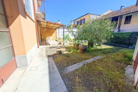 Villa a Magenta, Milan, Magenta - € 215.000 | Ref: Cortile indipendente con due appartamenti via Leopardi 37, Magenta - foto 18