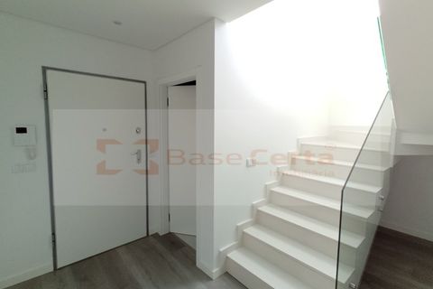 Rekkehus i Corroios, Setubal, Corroios - € 795 000 | Ref: QF M 32218 PM (2) - foto 8