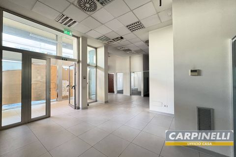 Erhvervsejendom i Desio, Monza and Brianza, Desio - € 400.000 | Ref: 215 - foto 2
