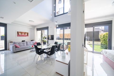 Villa en Cabo Roig, Alicante, Cabo Roig - € 759.000 | Ref: R-27814 - photo 9