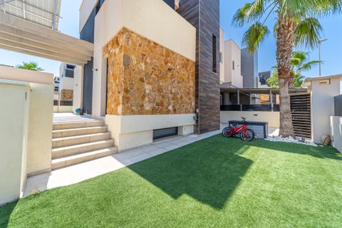 Villa en Cabo Roig, Alicante, Cabo Roig - € 759.000 | Ref: R-27814 - photo 37