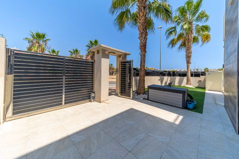 Villa en Cabo Roig, Alicante, Cabo Roig - € 759.000 | Ref: R-27814 - photo 41