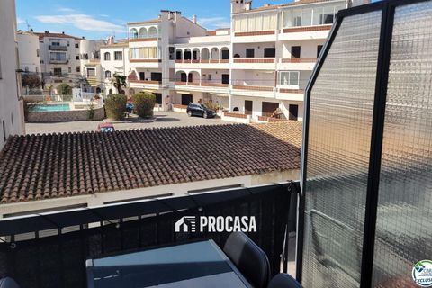 Apartment in Empuriabrava, Gerona - photo 1