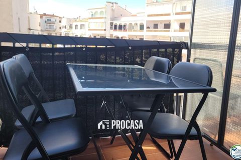 Apartment in Empuriabrava, Gerona - photo 2