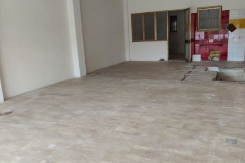 L'establiment comercial a Maniago, Pordenone, Maniago - € 120.000 | Ref: 2403-047 - foto 2