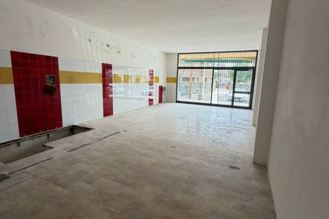 L'establiment comercial a Maniago, Pordenone, Maniago - € 120.000 | Ref: 2403-047 - foto 3