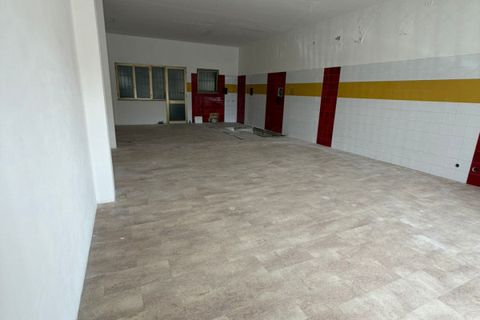L'establiment comercial a Maniago, Pordenone, Maniago - € 120.000 | Ref: 2403-047 - foto 4