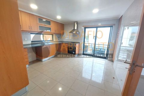 Villa a Laranjeiro, Setubal, Laranjeiro - € 695.000 | Ref: 3490 - foto 12