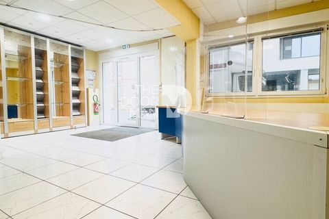 Erhvervsejendom i Laval, Mayenne, Laval - € 312.000 | Ref: 9855 - foto 3