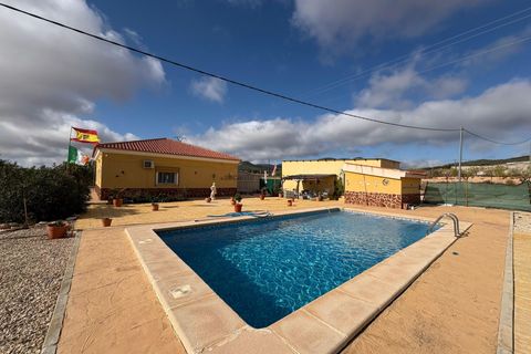 Villa i Pinoso, Alicante, Pinoso - € 299.995 | Ref: JJ7253 - foto 1