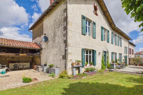 Villa en Benest, Charente, Benest - € 214.000 | Ref: BVI85193 - photo 2