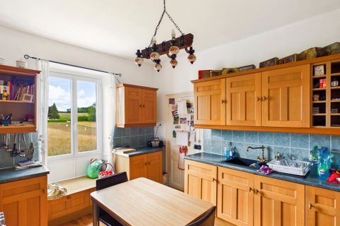 Villa en Benest, Charente, Benest - € 214.000 | Ref: BVI85193 - photo 11