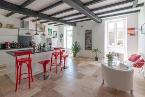 Villa a Saint-Sulpice-de-Cognac, Charente, Saint-Sulpice-de-Cognac - € 625.000 | Ref: BVI75515 - foto 4