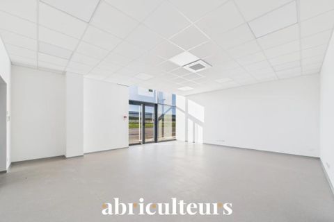 Erhvervsejendom i Chartres, Eure-et-Loir, Chartres - € 670.500 | Ref: GDV100445028000_1 - foto 2