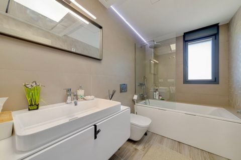 Villa i Torrevieja, Alicante, Torrevieja - € 1.275.000 | Ref: MLSC6298447 - foto 3