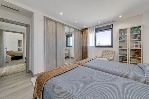 Villa i Torrevieja, Alicante, Torrevieja - € 1.275.000 | Ref: MLSC6298447 - foto 7