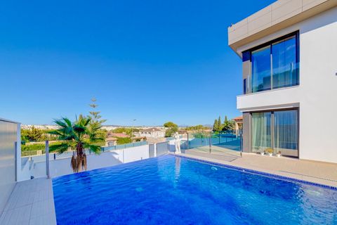 Villa i Torrevieja, Alicante, Torrevieja - € 1.275.000 | Ref: MLSC6298447 - foto 22
