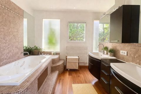 Villa i Le Rouret, Alpes-Maritimes, Le Rouret - € 1.190.000 | Ref: HH-16135431 - foto 12