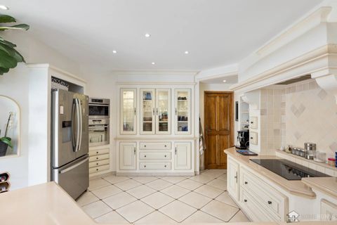 Villa i Le Rouret, Alpes-Maritimes, Le Rouret - € 1.980.000 | Ref: HH-16125681 - foto 4