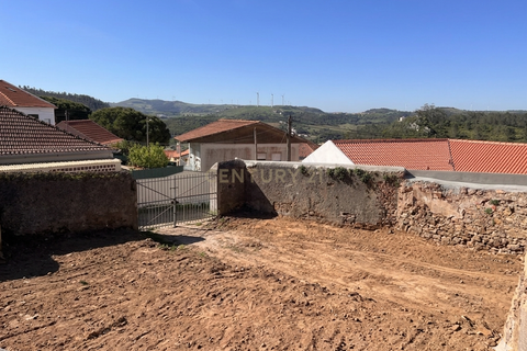 Helårsgrund i Obidos, Leiria, Obidos - € 105.000 | Ref: C0364-05770 - foto 1