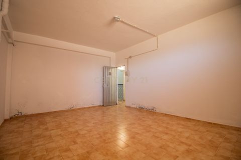 Erhvervsejendom i Buarcos, Coimbra, Buarcos - € 13.000 | Ref: C0372-01818 - foto 3