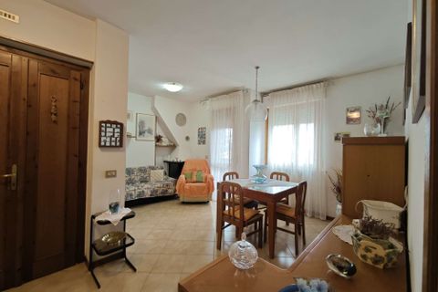 Villa i Volterra, Pisa, Volterra - € 105.000 | Ref: A-324-1019568 - foto 1