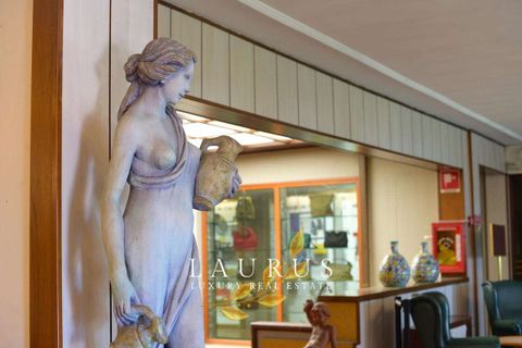 Villa i Florence, Florence, Florence - € 40.000.000 | Ref: LA-5845-1040449 - foto 1