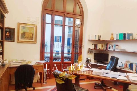 Villa i Florence, Florence, Florence - € 670.000 | Ref: LA-5802-1040491 - foto 1