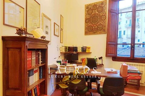 Villa i Florence, Florence, Florence - € 670.000 | Ref: LA-5802-1040491 - foto 3
