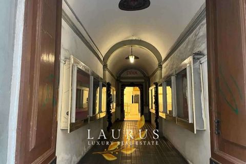 Villa a Florence, Florence, Florence - € 1.000.000 | Ref: LA-5751-1040541 - foto 14
