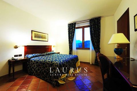 Villa in Florence, Florence, Florence - € 2.500.000 | Ref: LA-5600-1040655 - foto 2