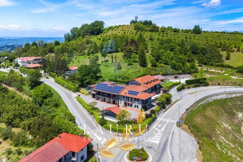 Villa i Alba, Cuneo, Alba - € 3.500.000 | Ref: LA-4066-1041764 - foto 1