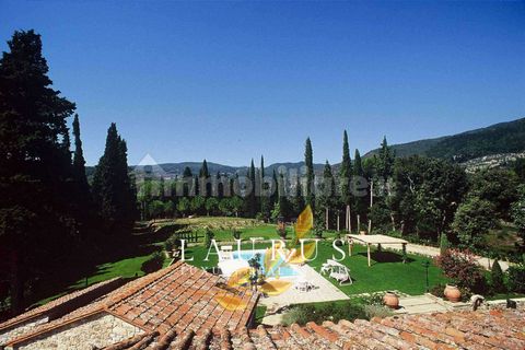 Villa i Florence, Florence, Florence - € 1.720.000 | Ref: LA-2826-1042253 - foto 1