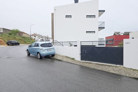 Villa a Almada, Setubal, Almada - € 695.000 | Ref: UEI1926 - foto 4