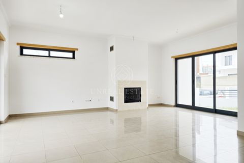 Villa a Almada, Setubal, Almada - € 695.000 | Ref: UEI1926 - foto 21