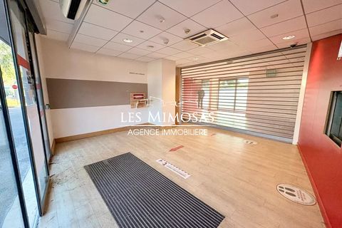 Erhvervsejendom i Frejus, Var, Frejus - € 775.000 | Ref: 7286 - foto 1