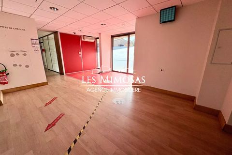 Erhvervsejendom i Frejus, Var, Frejus - € 775.000 | Ref: 7286 - foto 2