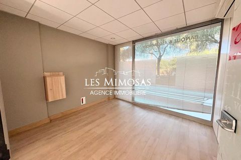 Erhvervsejendom i Frejus, Var, Frejus - € 775.000 | Ref: 7286 - foto 4