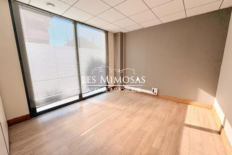 Erhvervsejendom i Frejus, Var, Frejus - € 775.000 | Ref: 7286 - foto 10